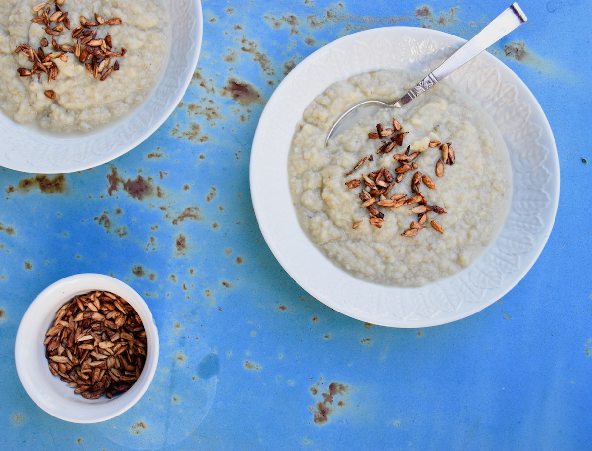 Jerusalem artichoke and garlic soup