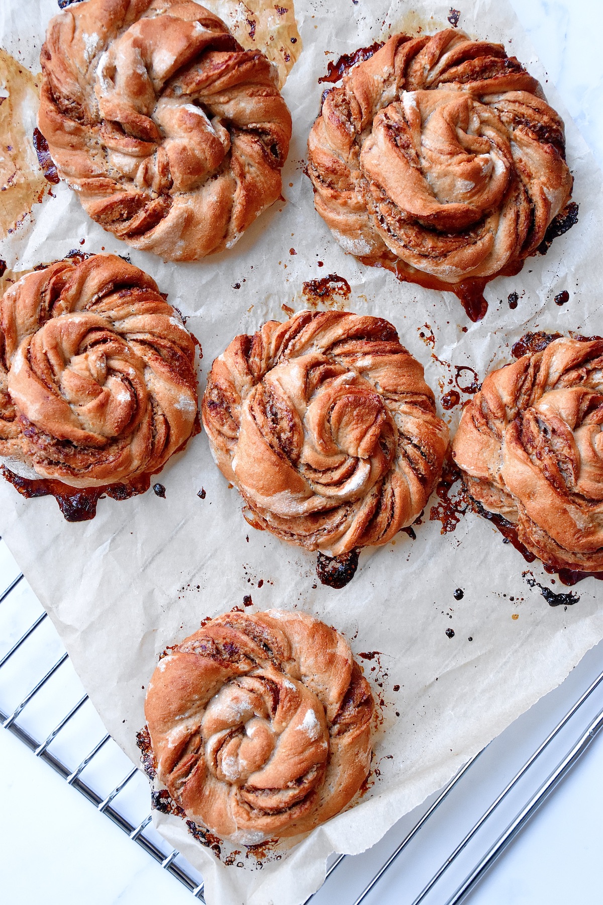 Twisted cardamom buns (vegan Swedish kardemommesnurrer)