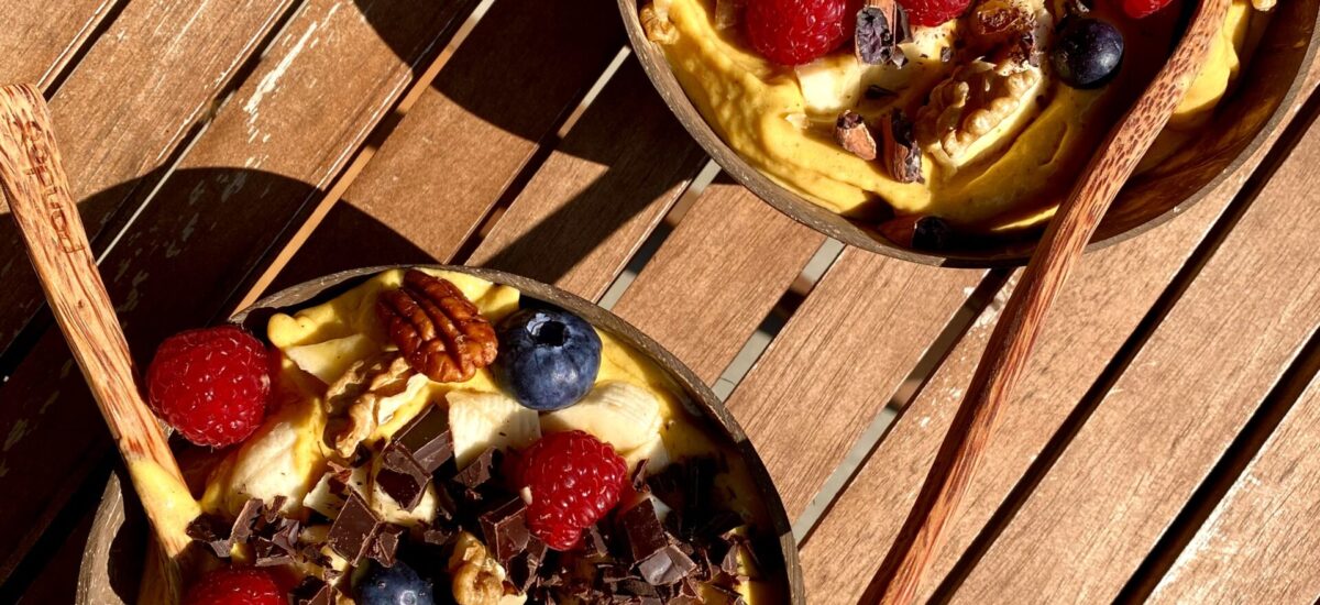 Spicy Mango Smoothie Bowl
